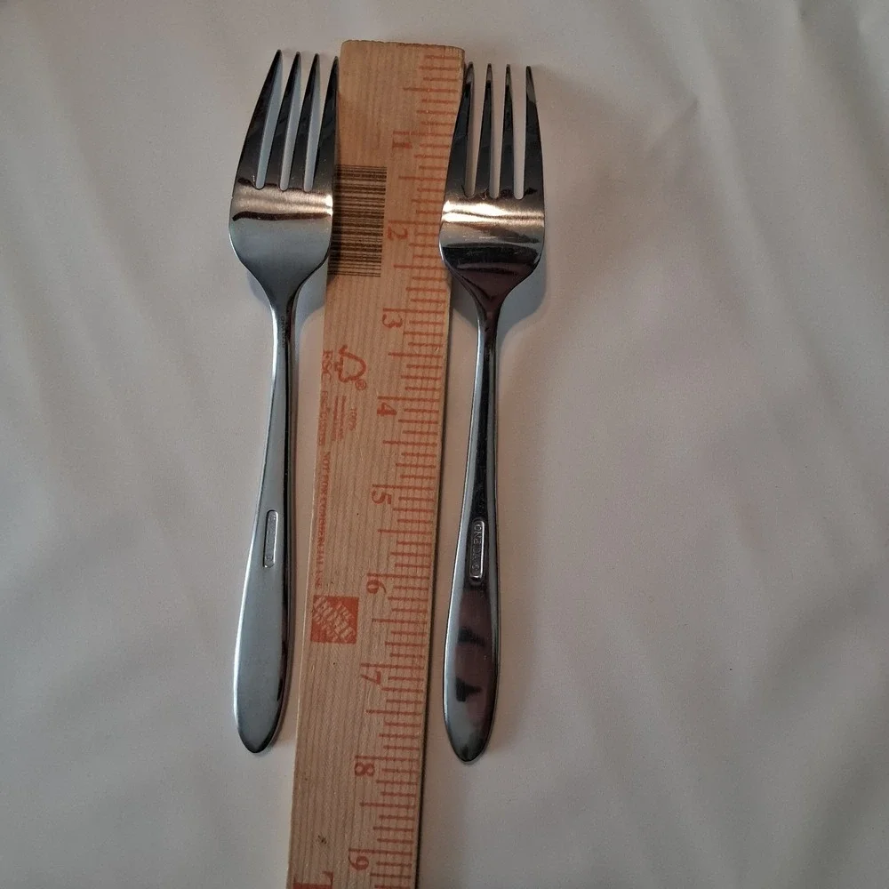 Oneida Dinner Forks Stainless‎ Flatware Glossy Heavyweight Set Of 2 89-213 8